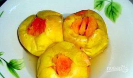 быстро запеченное яблоко