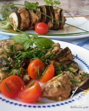 Баклажановые конфетки с курицей