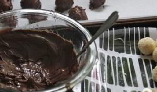 кокосовые конфеты с миндалем и шоколадом