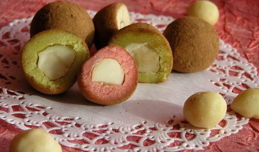 конфеты из марципана с орехом макадамия