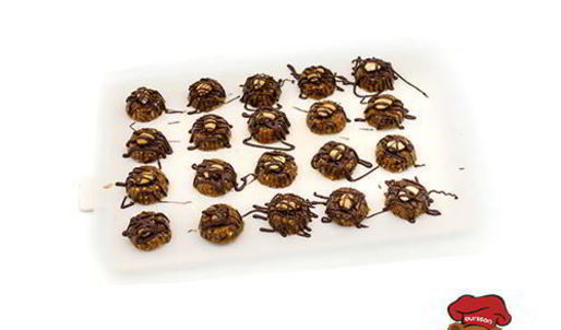 конфеты из миндаля и сухофруктов