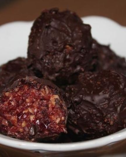 Рецепт конфет из вяленой клюквы в шоколаде