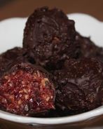 Конфеты из вяленой клюквы в шоколаде