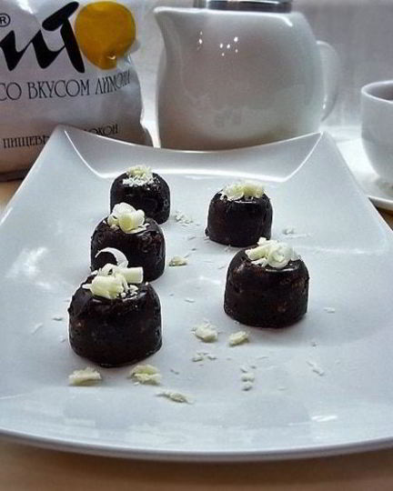 Рецепт конфет с вяленой вишней и отрубями