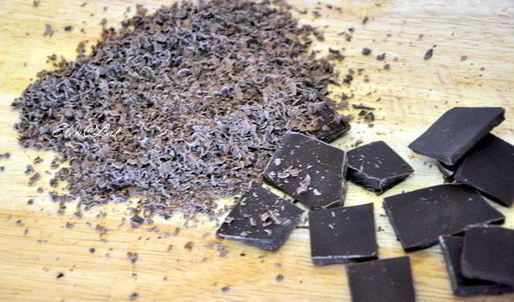 шоколадные конфеты с тыквенным кремом, мандариновым мармеладом и миндалем