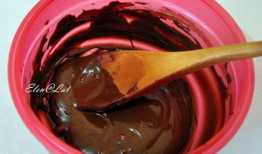 шоколадные конфеты с тыквенным кремом, мандариновым мармеладом и миндалем