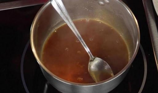 утиная грудка с грушей в портвейне и конфетой из фуа-гра