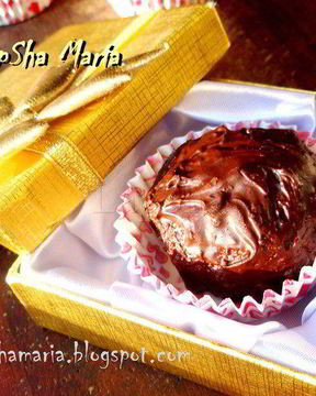 Вишневые бисквитные конфеты в шоколаде