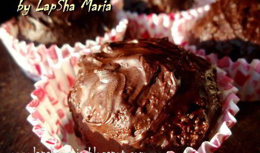 вишневые бисквитные конфеты в шоколаде