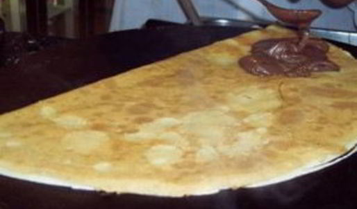 блинчики с шоколадным ореховым кремом