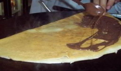 блинчики с шоколадным ореховым кремом