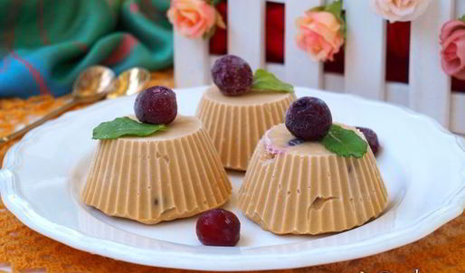 крем-брюле из творога с вареной сгущенкой и вишней