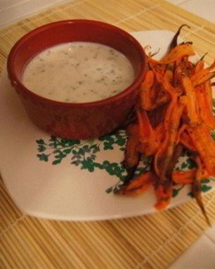 Крем с пармезаном и морковные чипсы