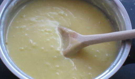 кростата с клубникой и миндальным заварным кремом