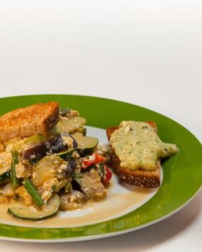 Рагу из кабачков с кремом из цукини