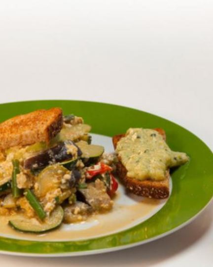 Рецепт рагу из кабачков с кремом из цукини