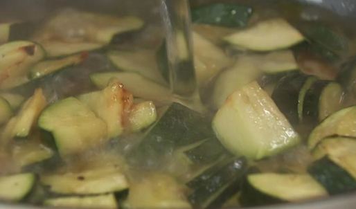 рагу из кабачков с кремом из цукини