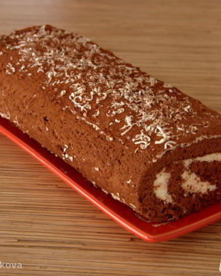 Рецепт рулета бисквитного с какао и сливочным кремом