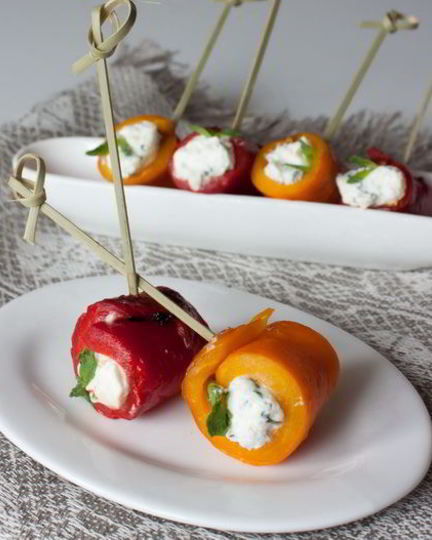 Рецепт рулетиков из печеного перца с сырным кремом