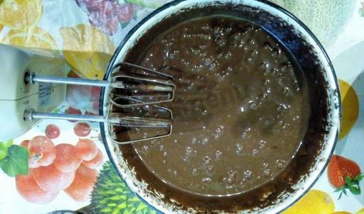 шоколадный бисквит в мультиварке со сметанным кремом