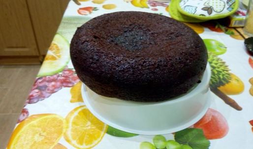 шоколадный бисквит в мультиварке со сметанным кремом