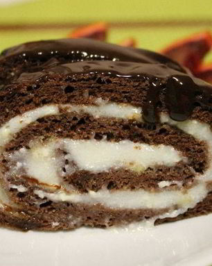 Шоколадный рулет с кремом из манки