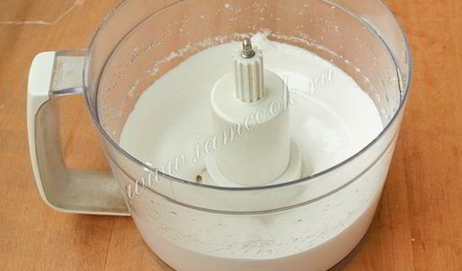 трубочки из слоеного теста с кремом