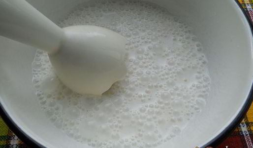 черничное мороженое с лимонной цедрой