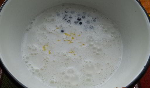 черничное мороженое с лимонной цедрой