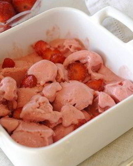 Рецепт домашнего клубничного мороженого