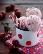 Домашнее мороженое Вишня в йогурте