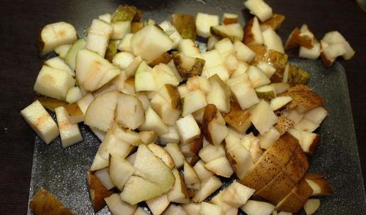 грушевое мороженое с голубым сыром и грецкими орехами