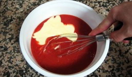 клубничное мороженое с мятой