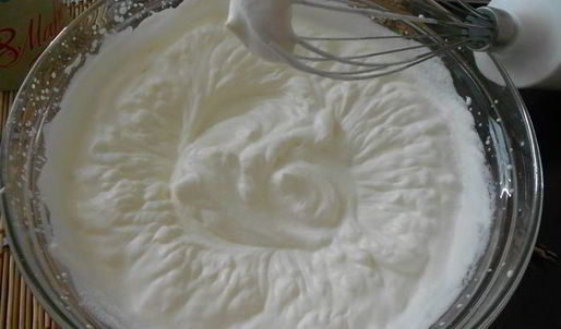 мороженое с ежевикой