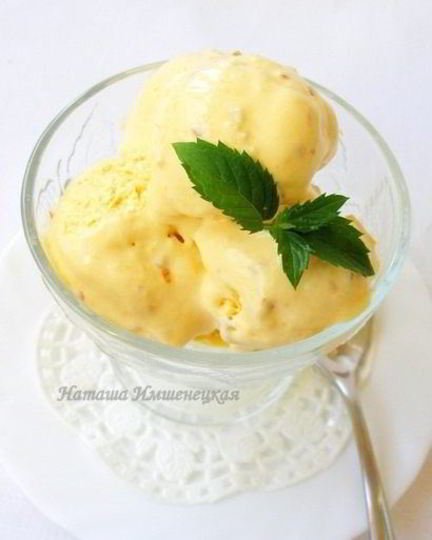 Рецепт персикового мороженого с миндалем