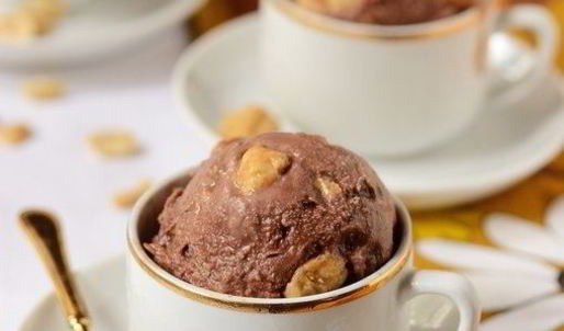 шоколадно-арахисовое мороженое