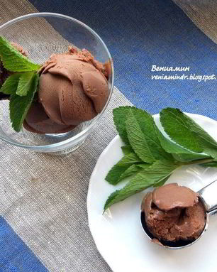 Шоколадно-мятное мороженое