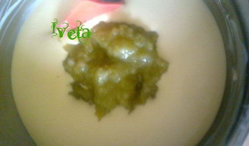 сливочно-ревеневое мороженое