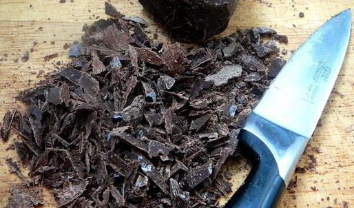 вишневое мороженое с шоколадной стружкой