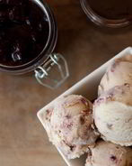 Вишневое трюфельное мороженое