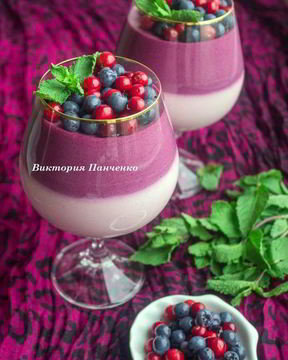 Бруснично-черничный мусс