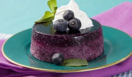 фруктово-ягодный мусс со взбитыми сливками