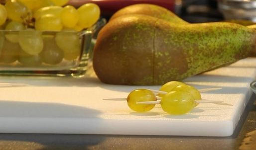 фруктовый ежик и воздушный ягодный мусс