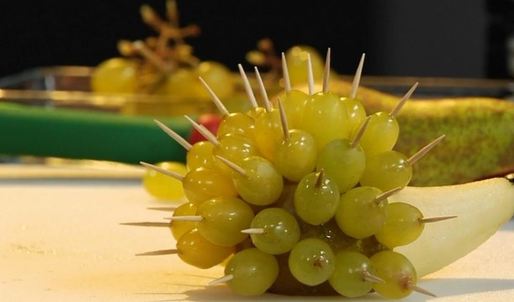 фруктовый ежик и воздушный ягодный мусс