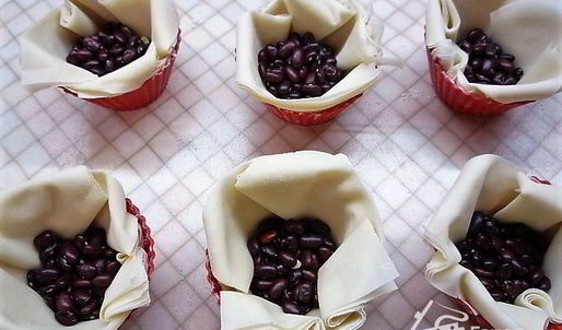 хрустящие чашечки с муссом из печени трески