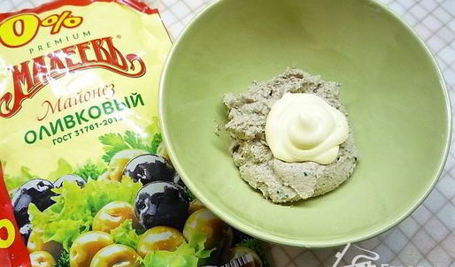 хрустящие чашечки с муссом из печени трески