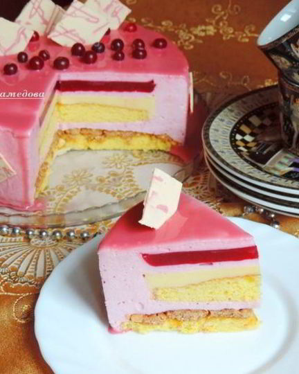 Рецепт клюквенного торта-мусса с миндальным пралине праздничный