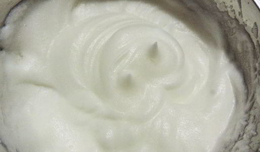 клюквенный торт-мусс с миндальным пралине праздничный