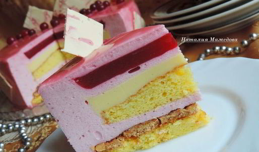 клюквенный торт-мусс с миндальным пралине праздничный