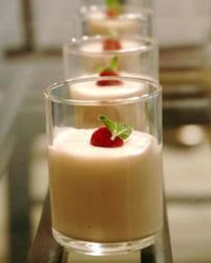 Рецепт мусса из белого шоколада с малиной